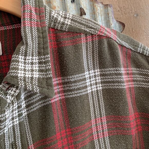 Vintage cozy oversized green plaid boyfriend flannel shirt - Picture 6 of 7